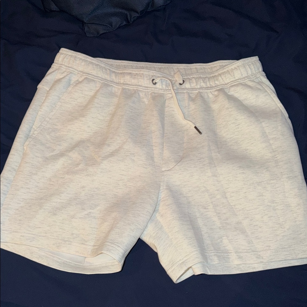 American Eagle Men White Fleece Shorts